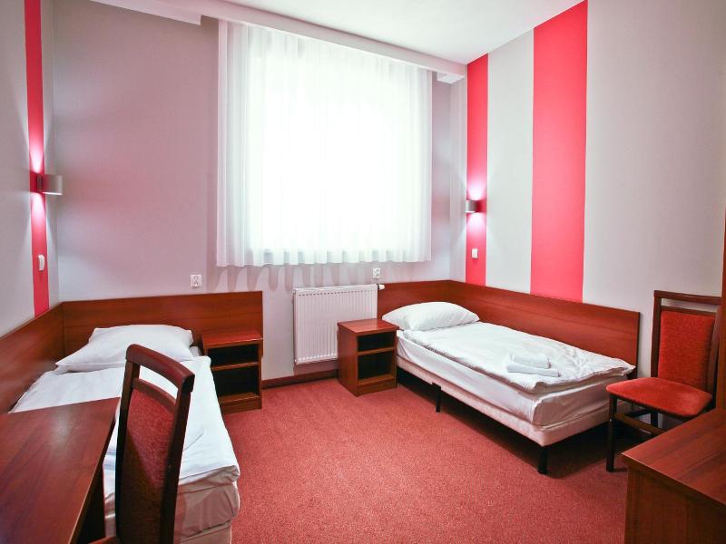 Hotel Chabrowy Dworek image