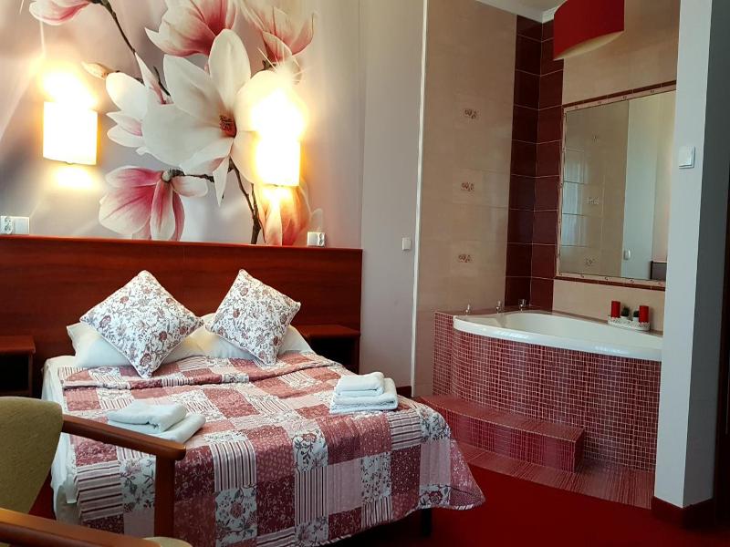 Hotel Chabrowy Dworek image
