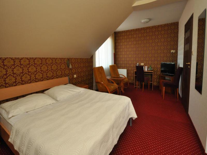 Hotel Chabrowy Dworek image