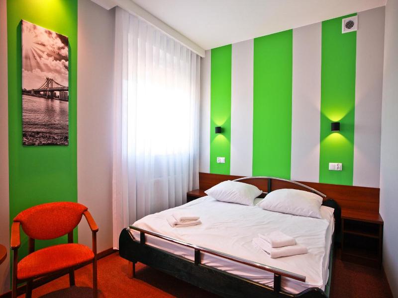 Hotel Chabrowy Dworek image
