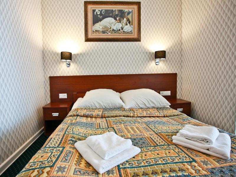 Hotel Chabrowy Dworek image