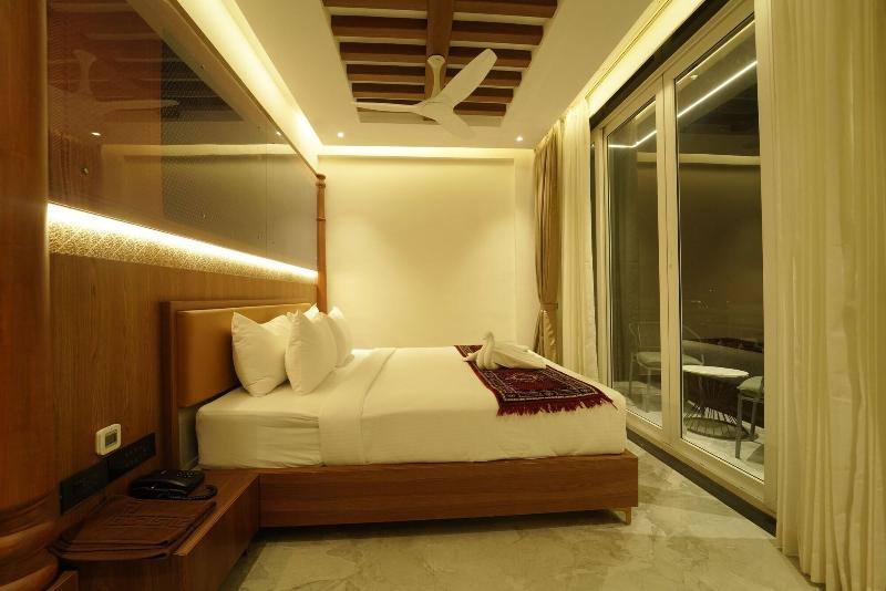 Yuvraj Le Royale image