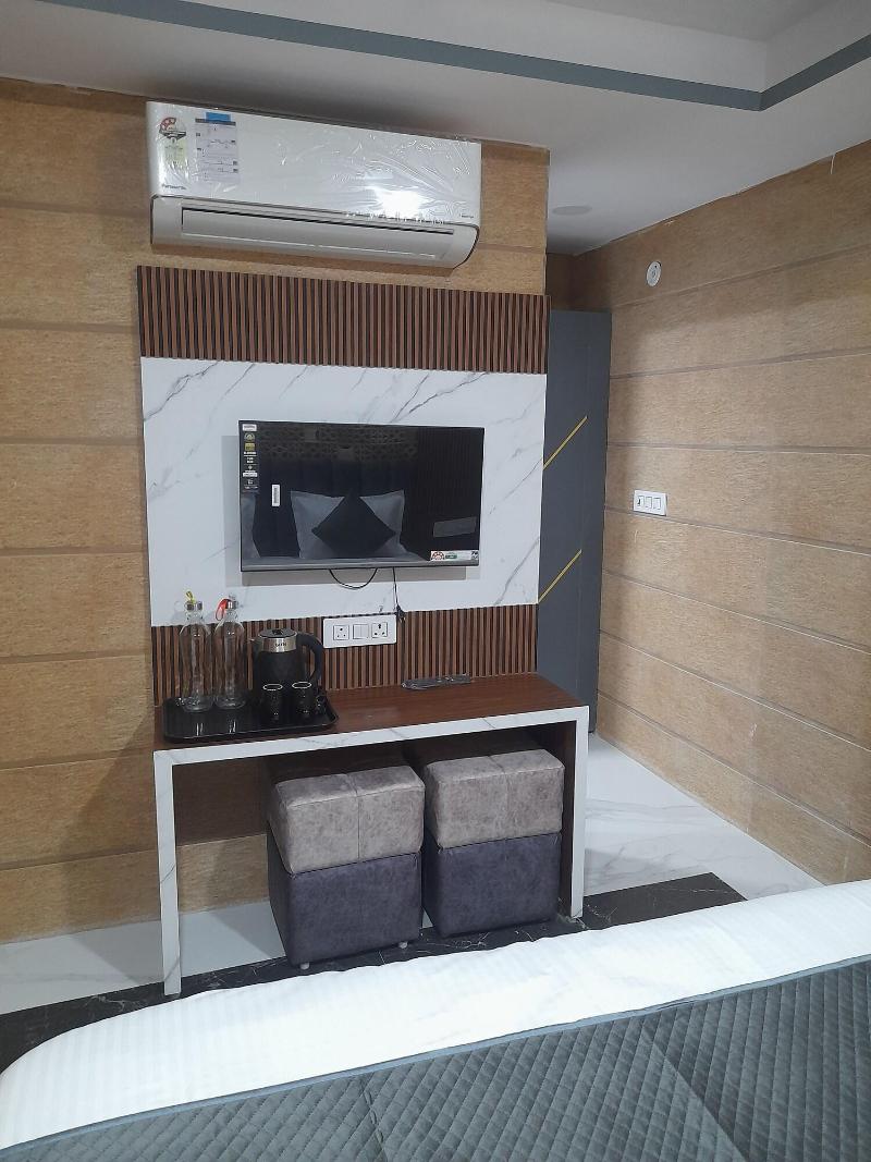 Hotel Asha Delight image