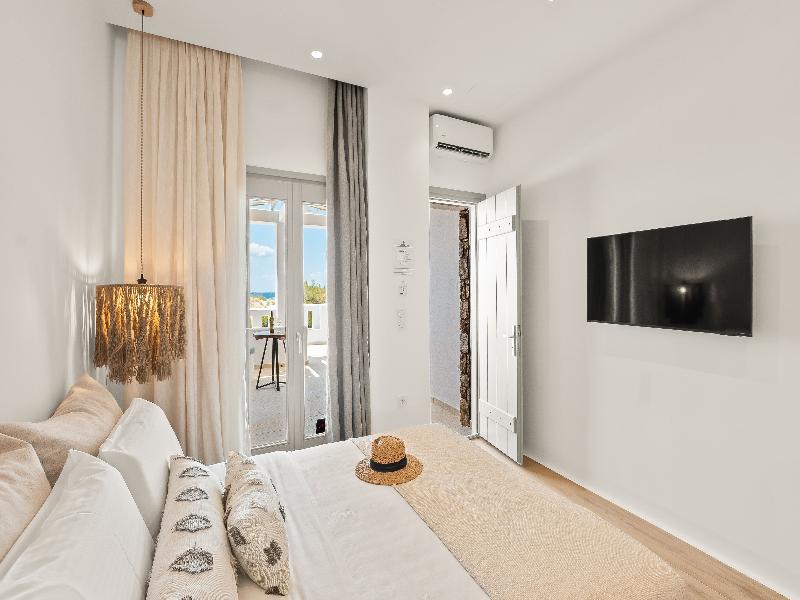 Almiriki Naxos Beachside Living image