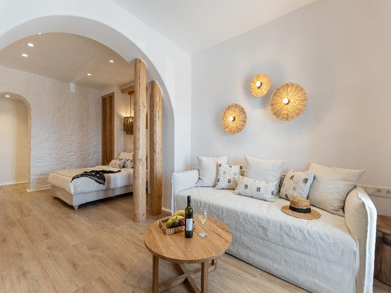 Almiriki Naxos Beachside Living image