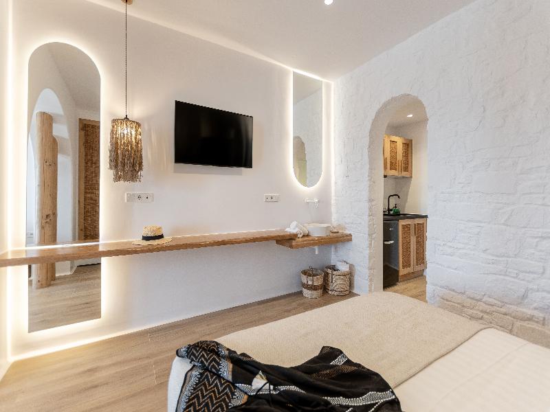 Almiriki Naxos Beachside Living image