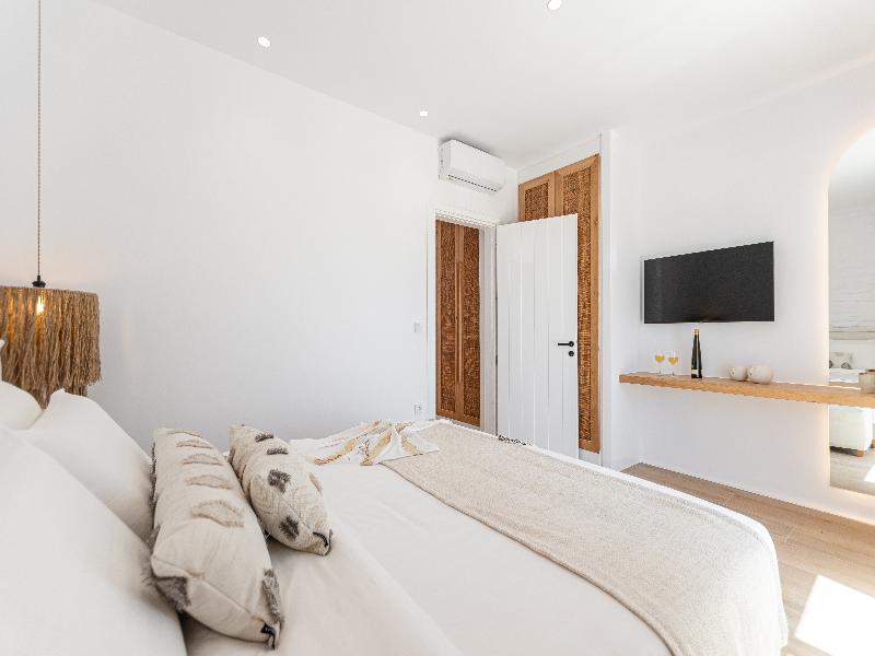 Almiriki Naxos Beachside Living image