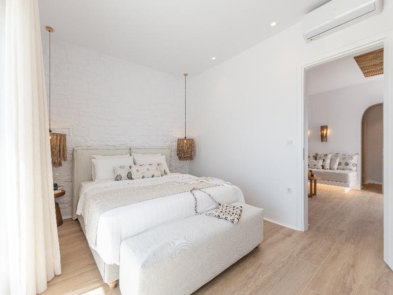Almiriki Naxos Beachside Living image