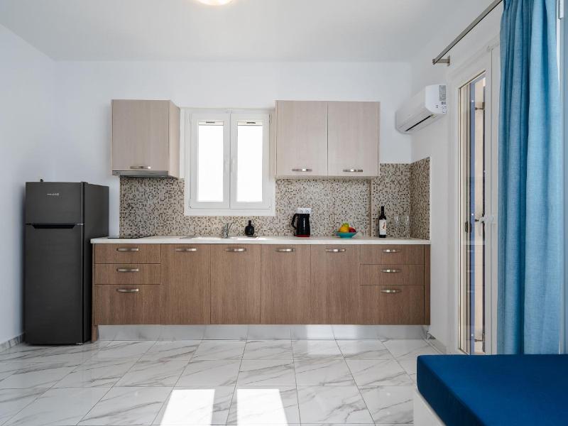 Evripus Suites Naxos image