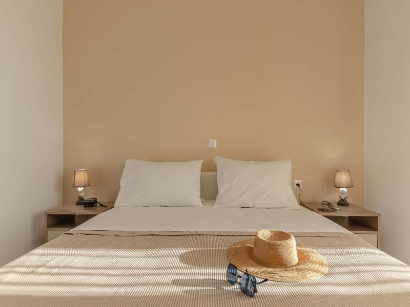Evripus Suites Naxos image