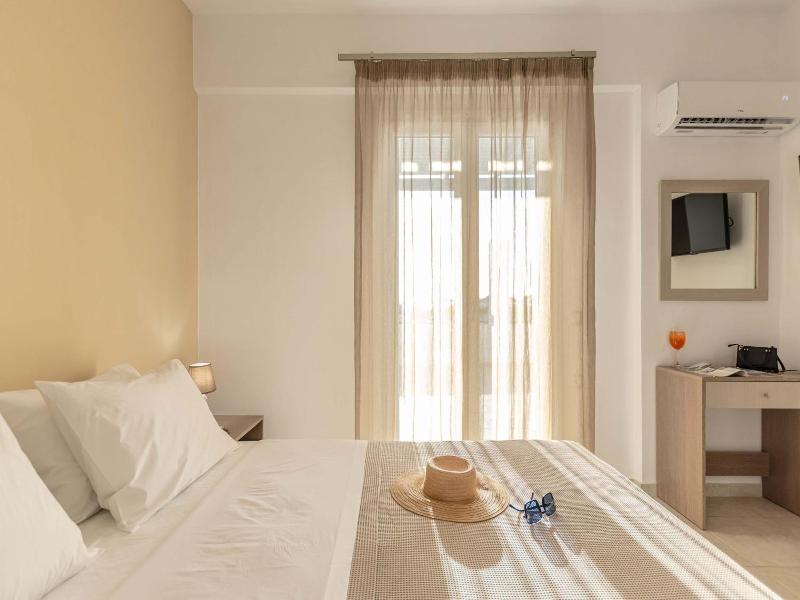 Evripus Suites Naxos image