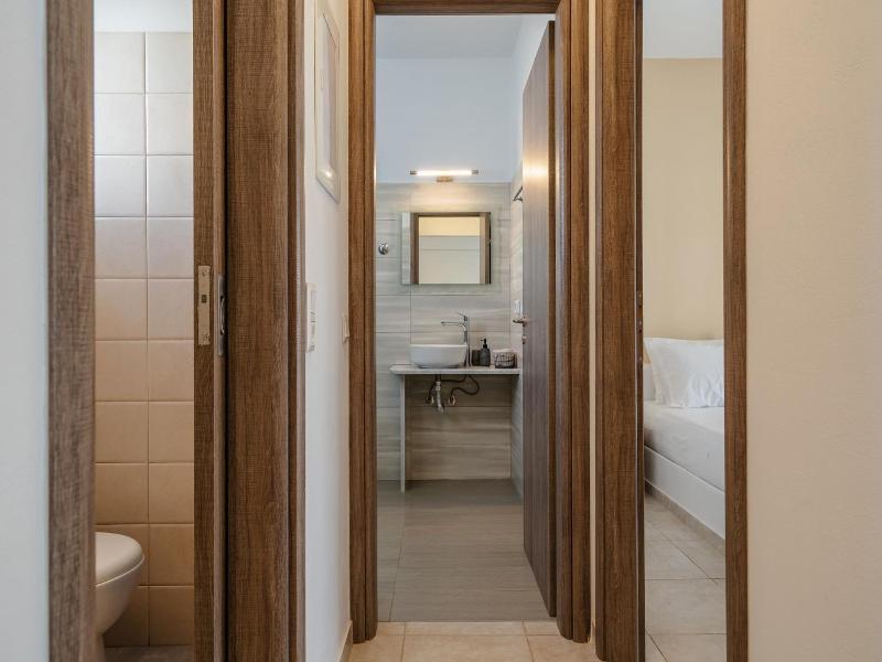 Evripus Suites Naxos image