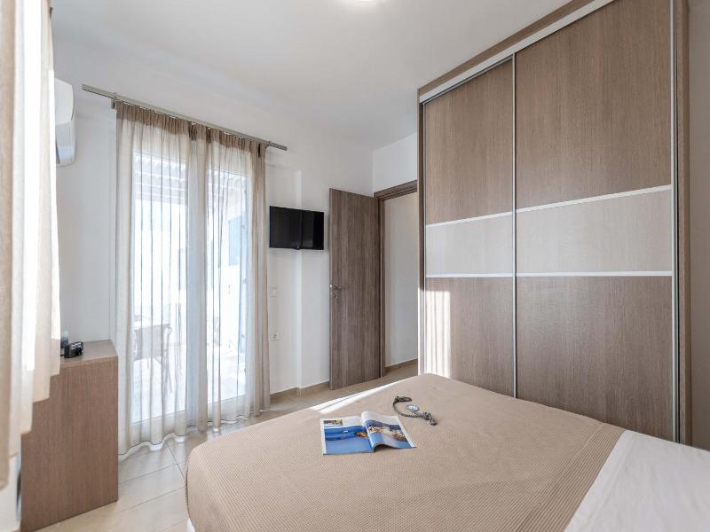 Evripus Suites Naxos image