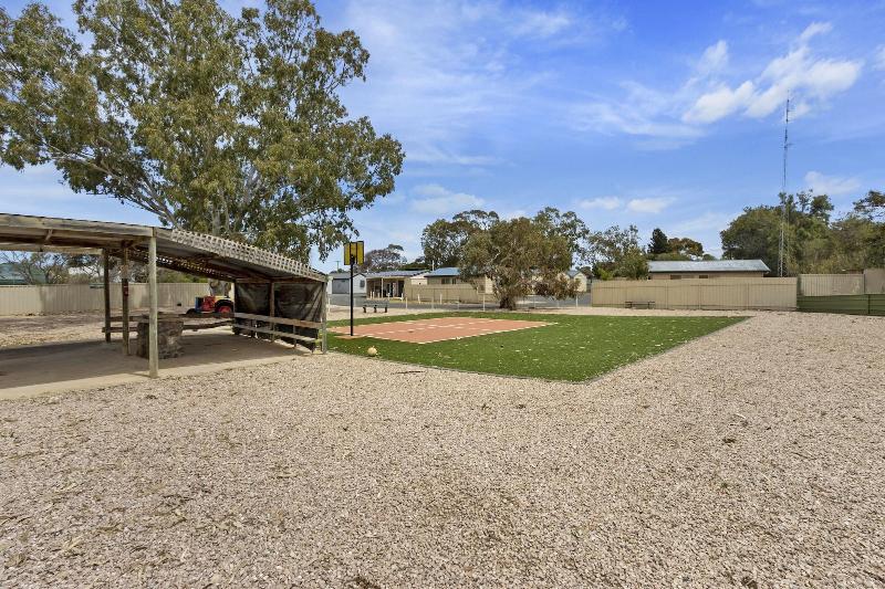 Costello Hotels - Moonta Bay Cabins — general view