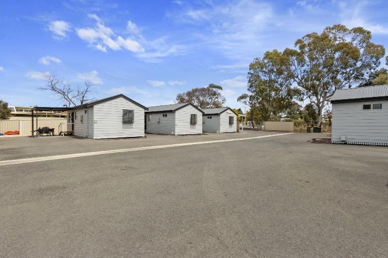 Costello Hotels - Moonta Bay Cabins — general view