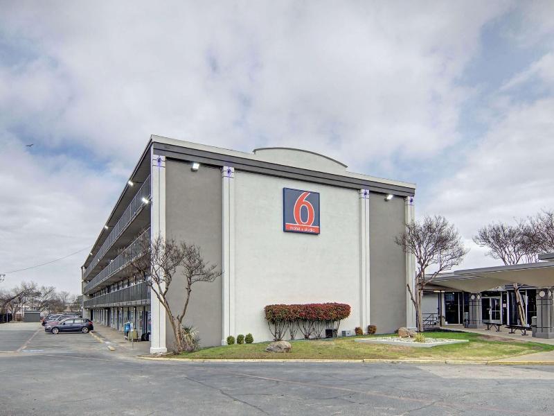 Motel 6 Mesquite Tx Town East image