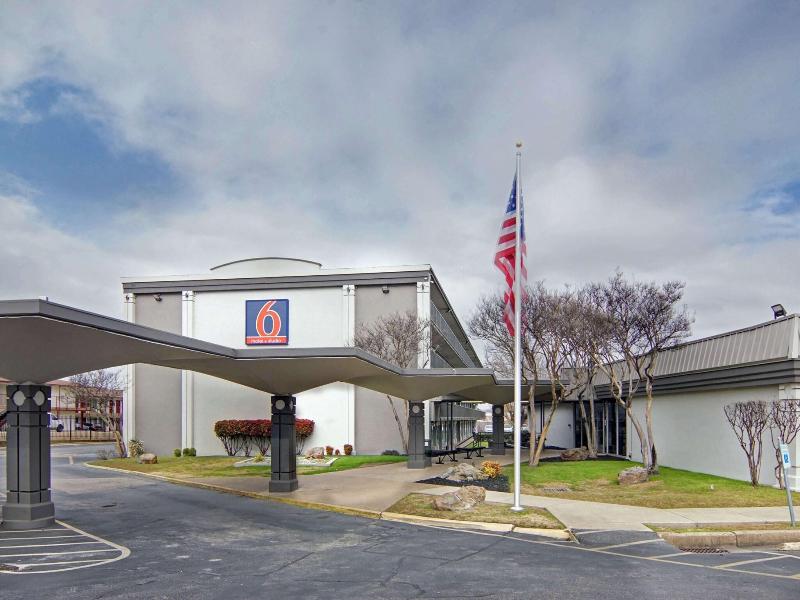 Motel 6 Mesquite Tx Town East image
