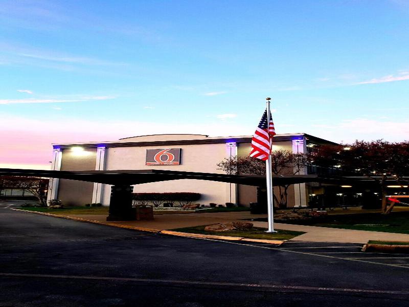 Motel 6 Mesquite Tx Town East image