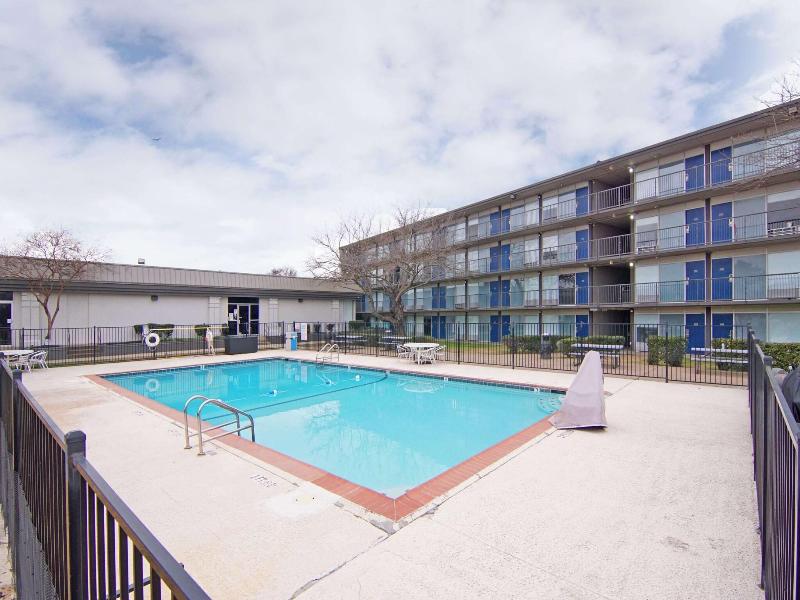 Motel 6 Mesquite Tx Town East image