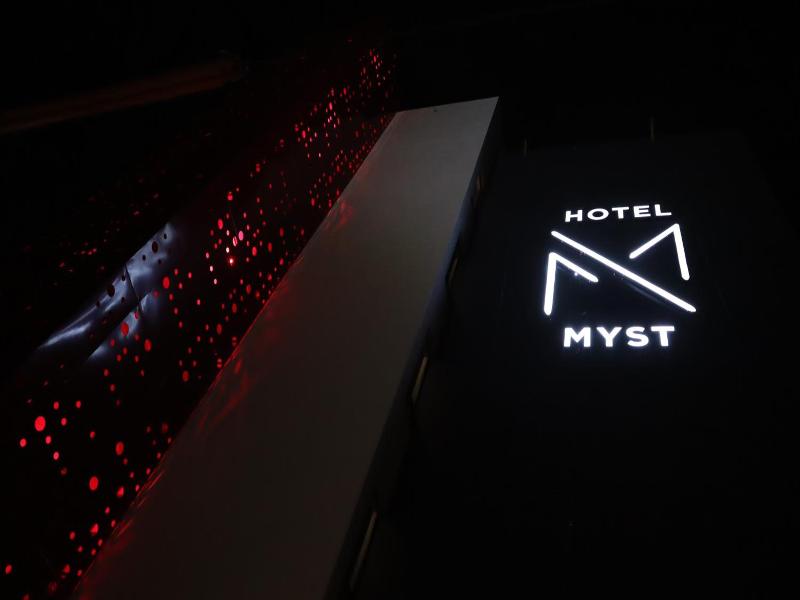 Hotel Myst image