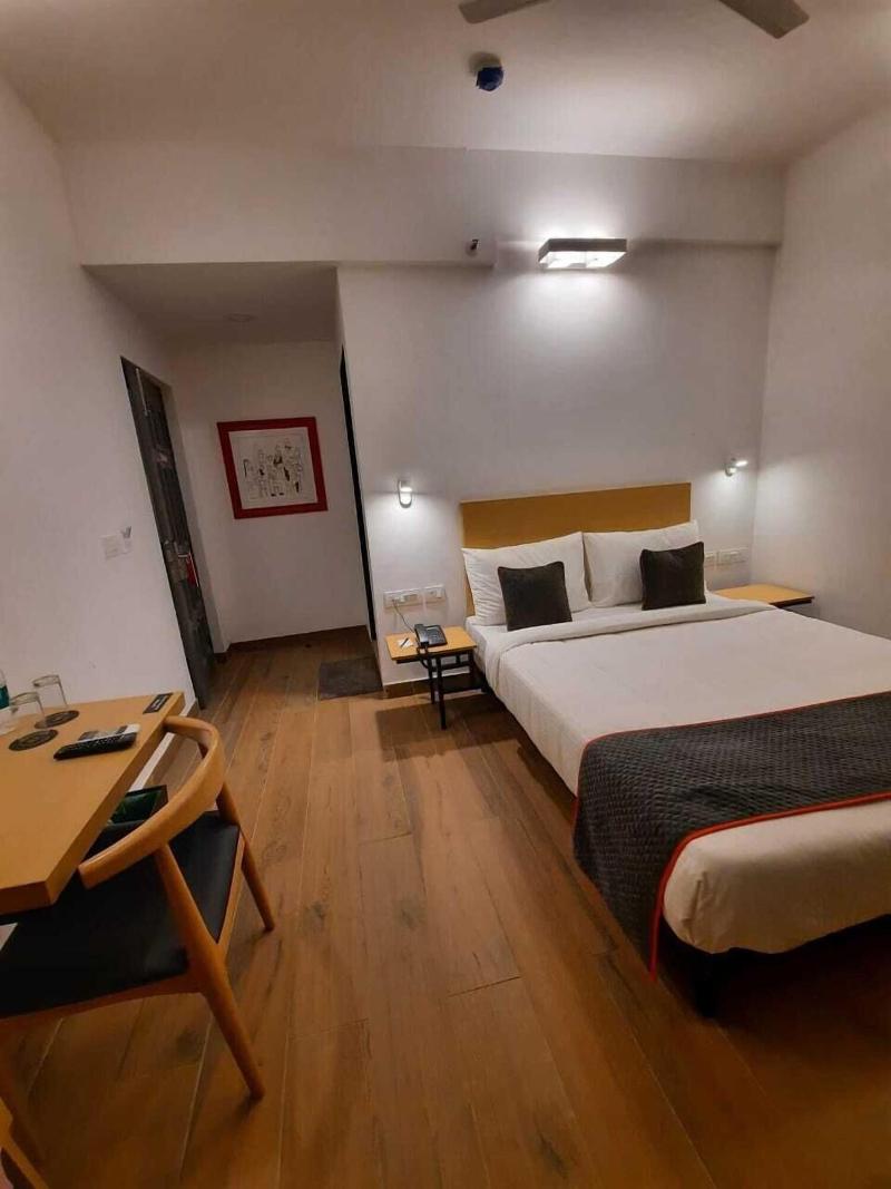 Hotel Vemara image