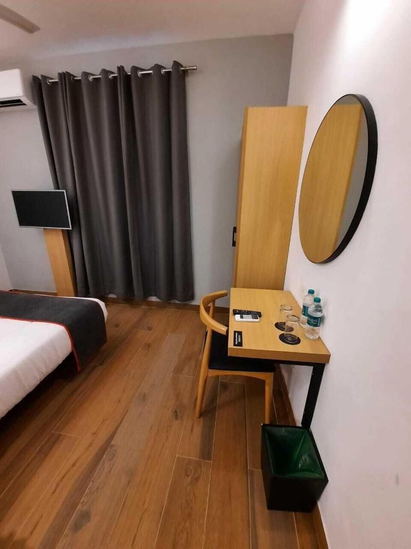Hotel Vemara image