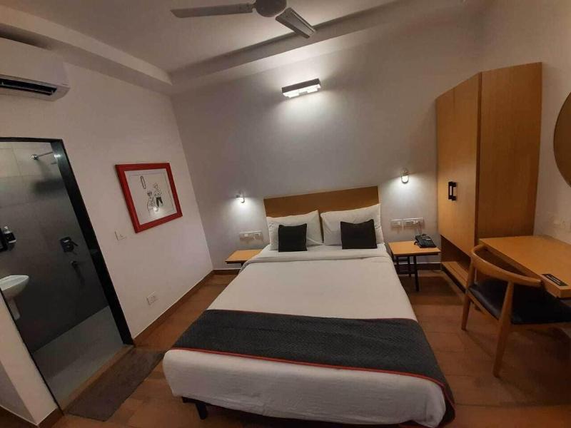 Hotel Vemara image