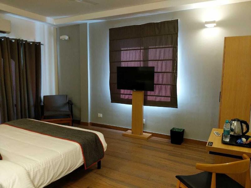 Hotel Vemara image