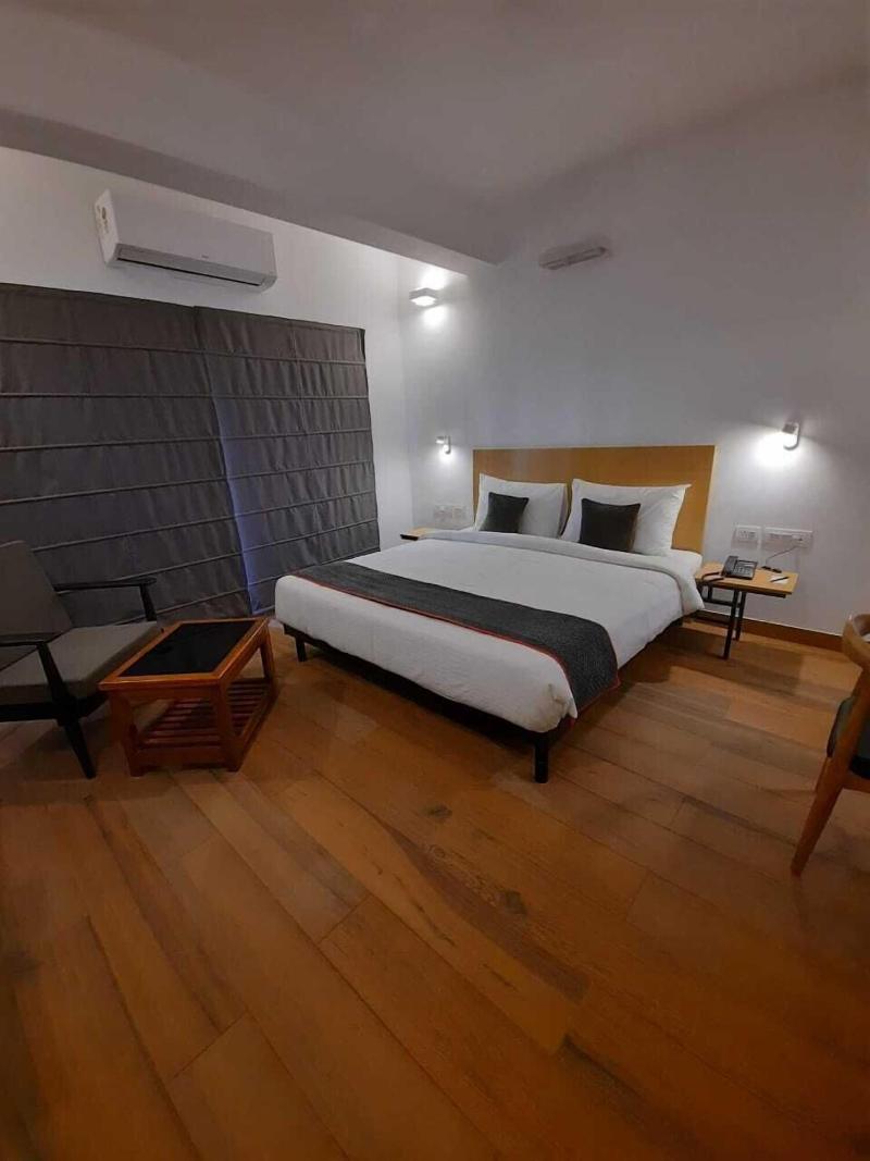 Hotel Vemara image