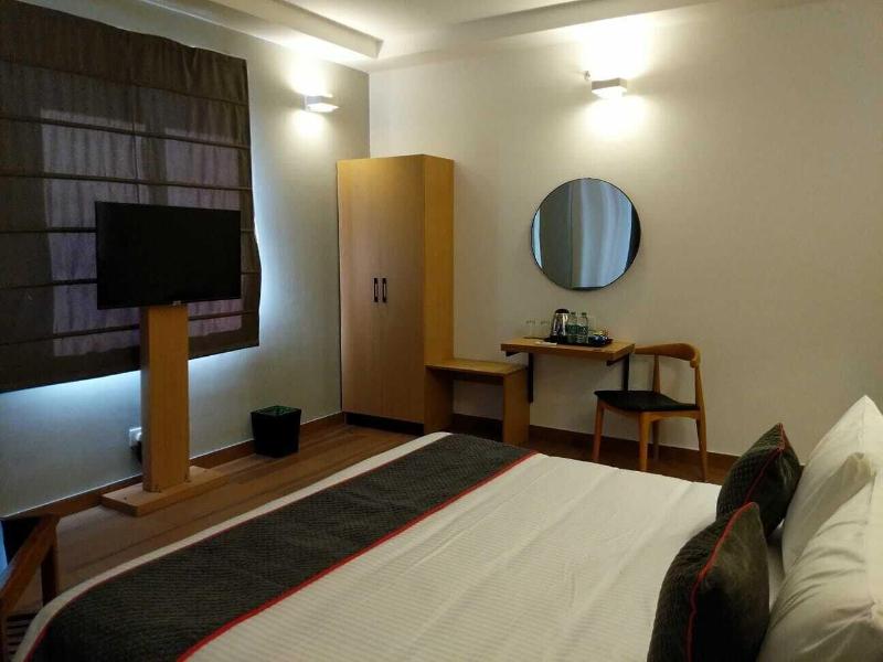 Hotel Vemara image