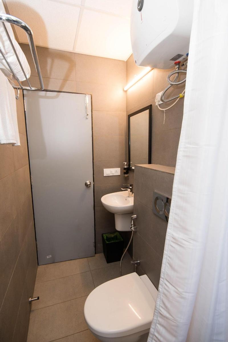 Hotel Vemara image