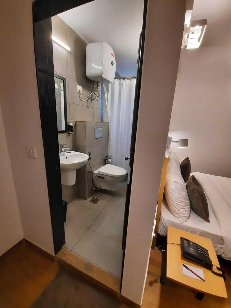 Hotel Vemara image