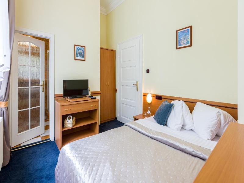 Hotel Arcus Garden image