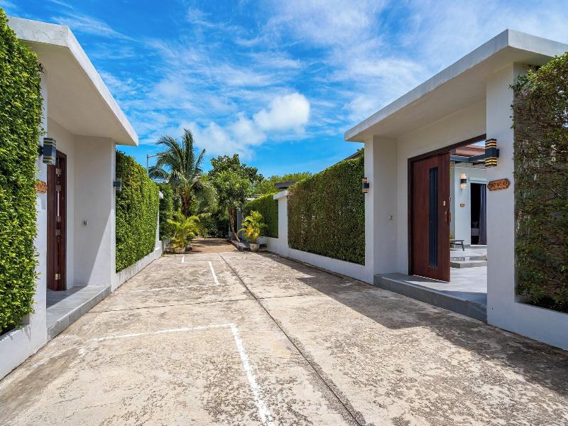 Phuket La Siesta Pool Villa And Pool Access image