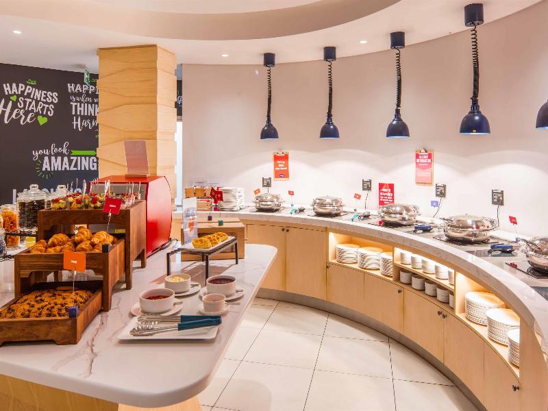 Hampton By Hilton Sandton Grayston image