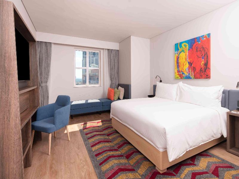 Hampton By Hilton Sandton Grayston image