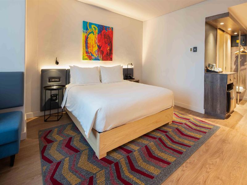 Hampton By Hilton Sandton Grayston image