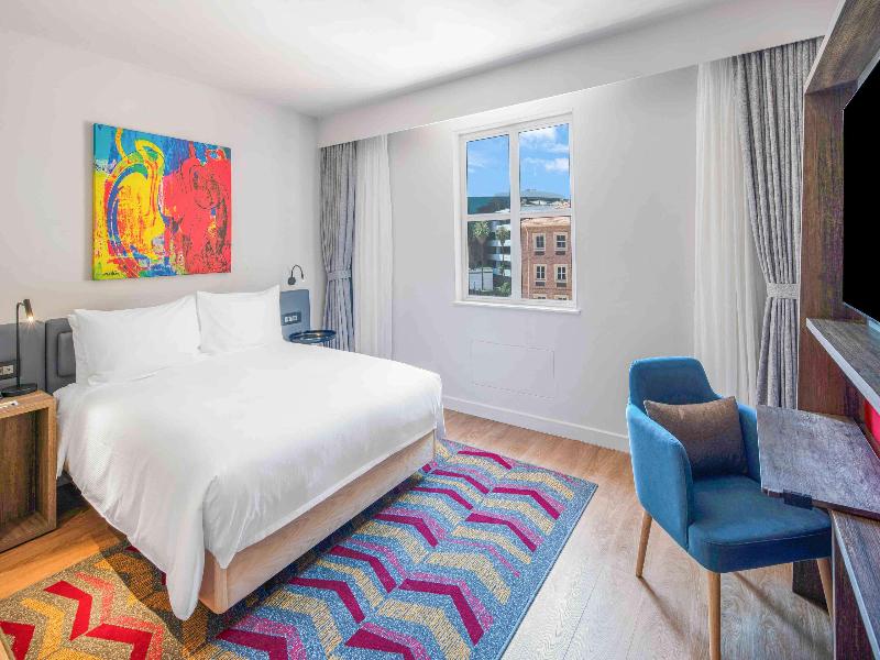 Hampton By Hilton Sandton Grayston image