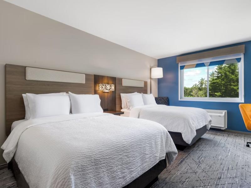 Holiday Inn Express PittsfieldLenoxBerkshires image