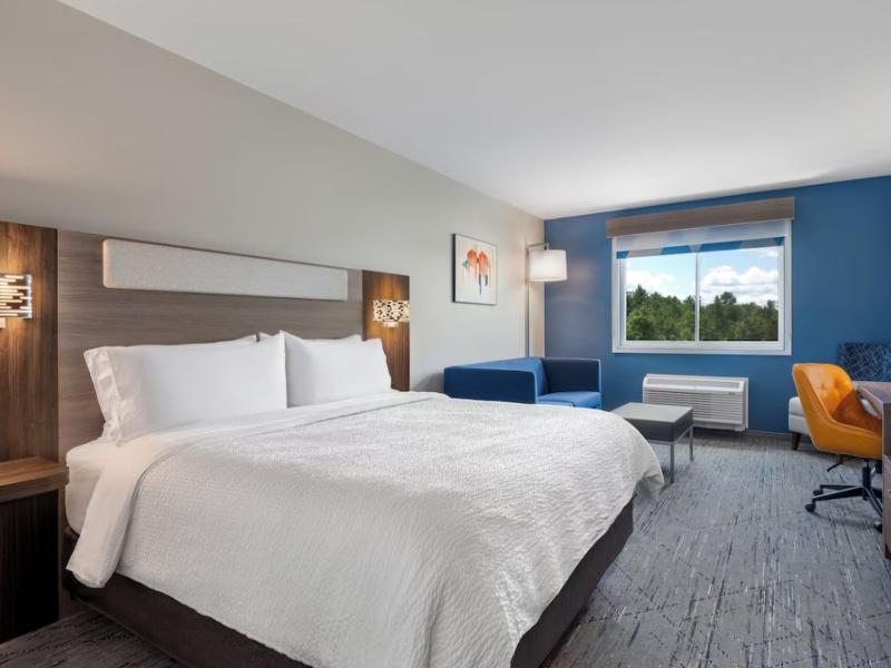 Holiday Inn Express PittsfieldLenoxBerkshires image