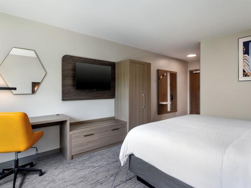 Holiday Inn Express PittsfieldLenoxBerkshires image