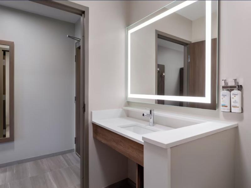 Holiday Inn Express PittsfieldLenoxBerkshires image