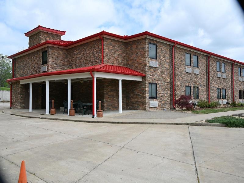 Giles Hotel Inn & Suites
