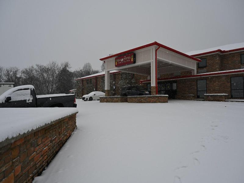 Giles Hotel Inn & Suites