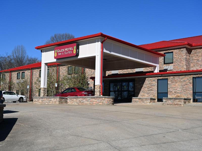 Giles Hotel Inn & Suites