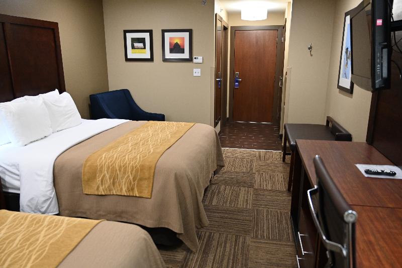 Giles Hotel Inn & Suites image