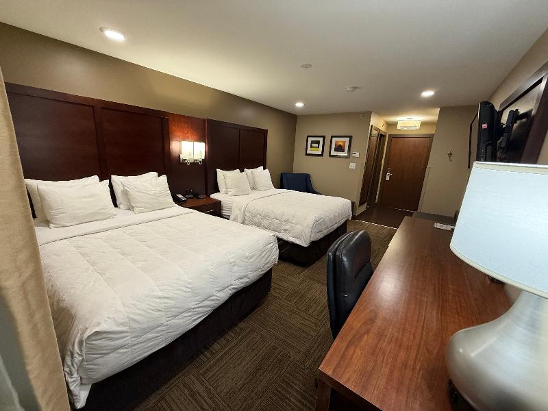 Giles Hotel Inn & Suites image