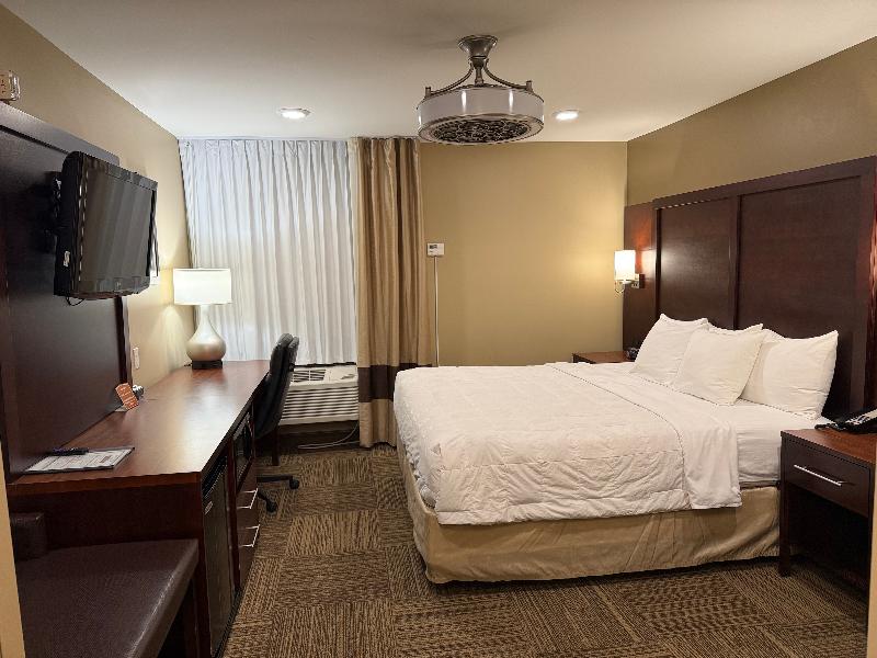 Giles Hotel Inn & Suites image