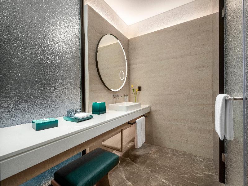 Hualuxe Hotels And Resorts Resort Beihai Silver Be image