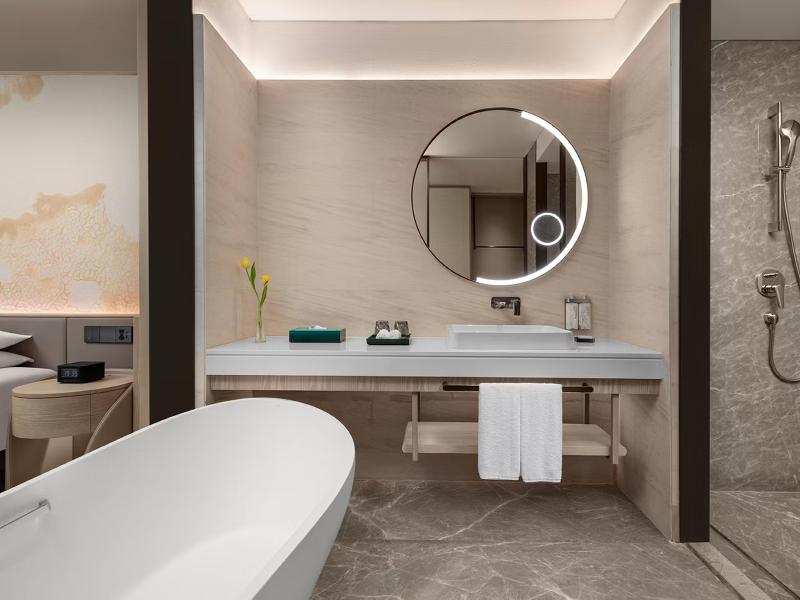 Hualuxe Hotels And Resorts Resort Beihai Silver Be image
